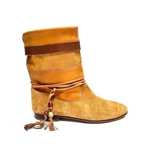 Vintage 1970s tan suede and leather southwestern hippie boho moccasin boots